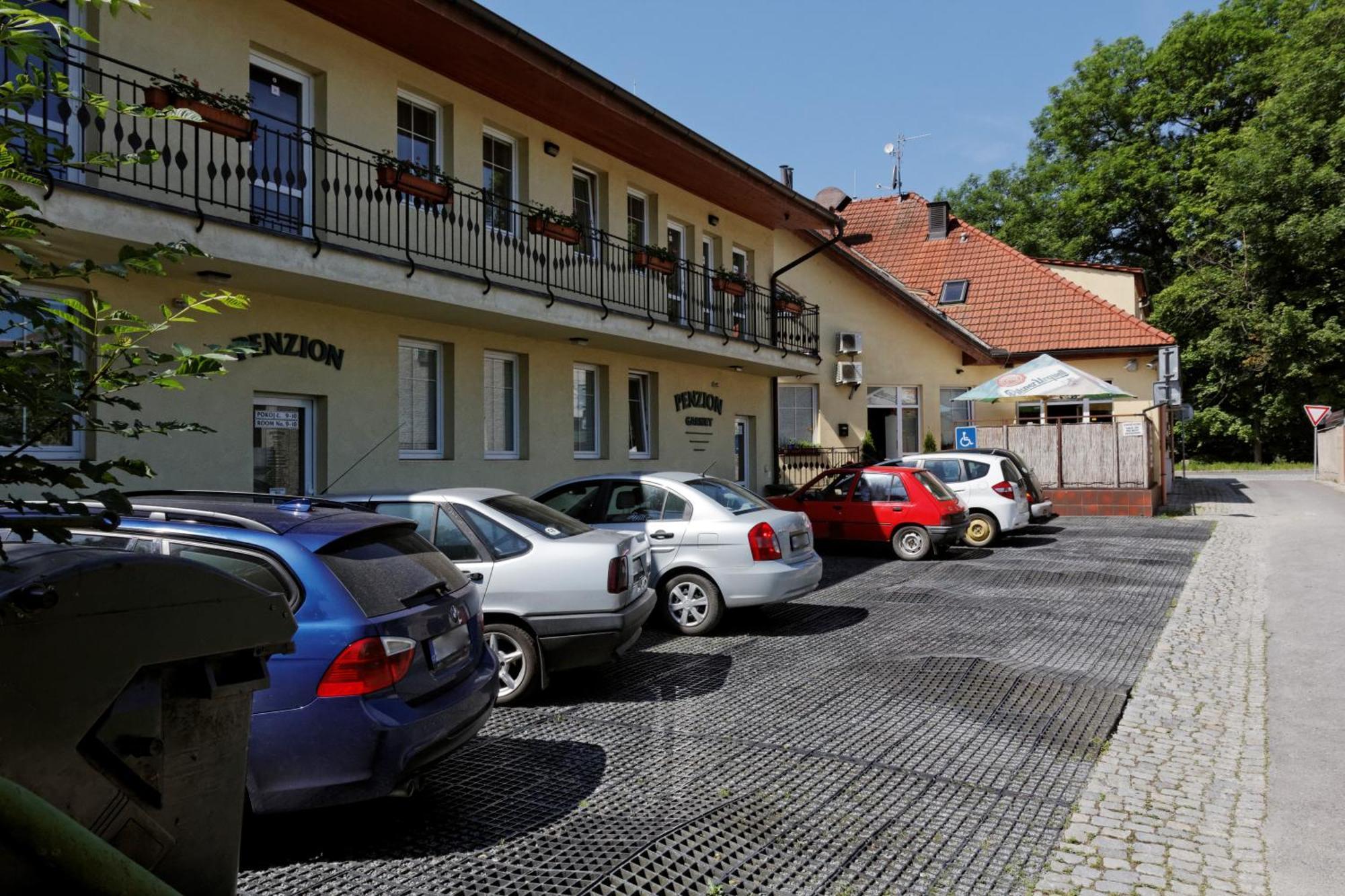 Restaurace A Penzion Garnet Olomouc Exteriér fotografie