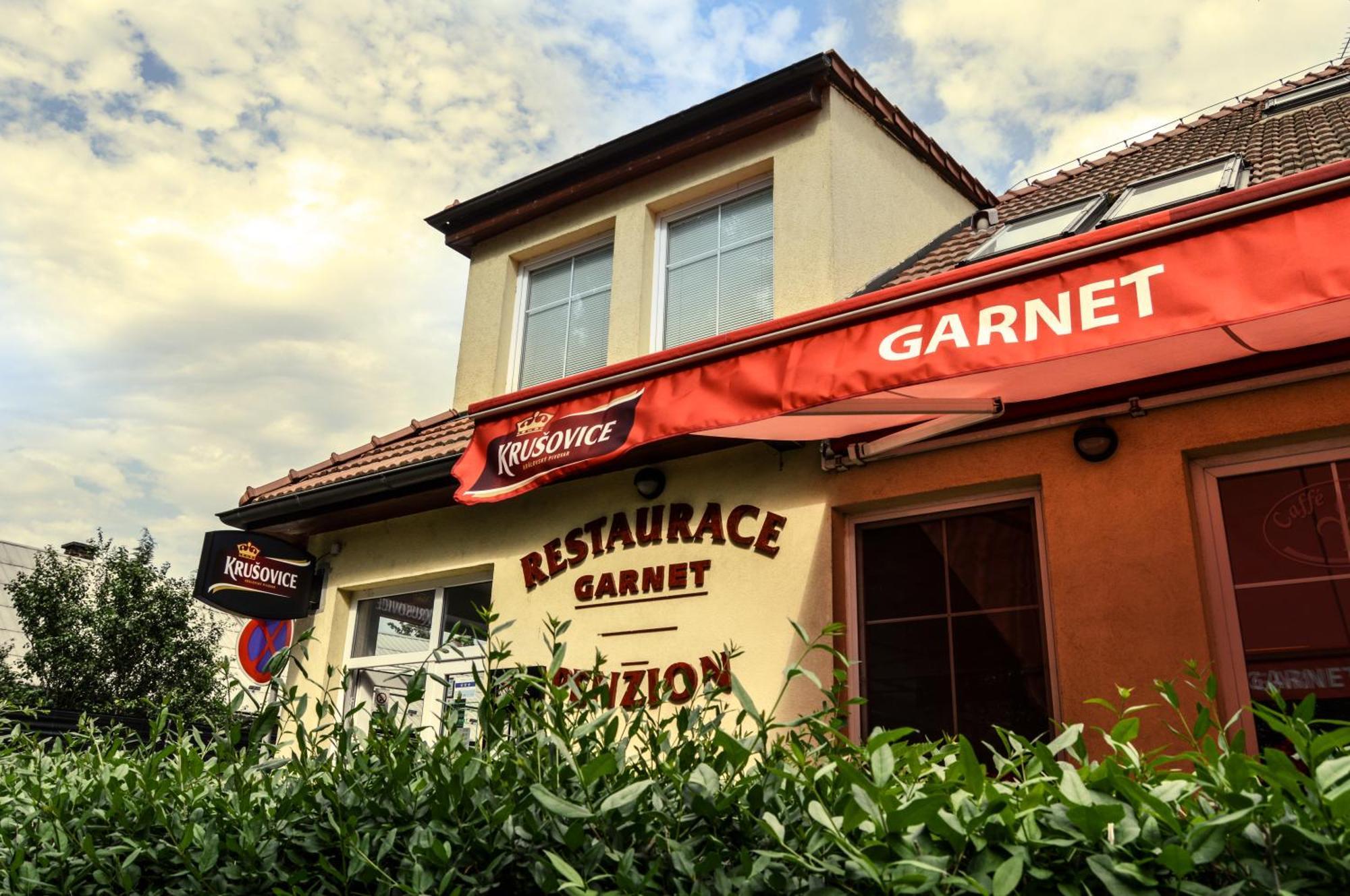 Restaurace A Penzion Garnet Olomouc Exteriér fotografie