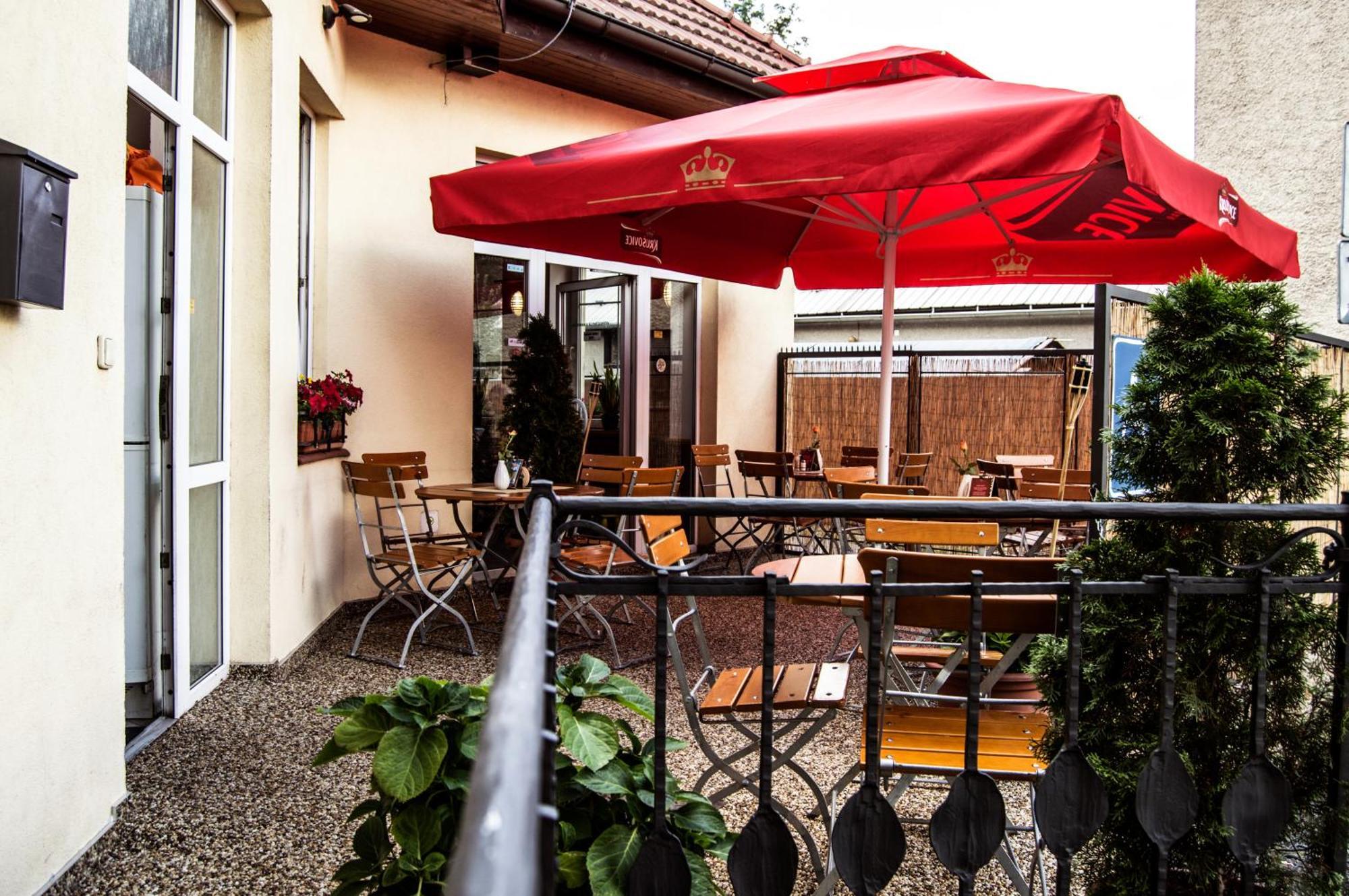 Restaurace A Penzion Garnet Olomouc Exteriér fotografie