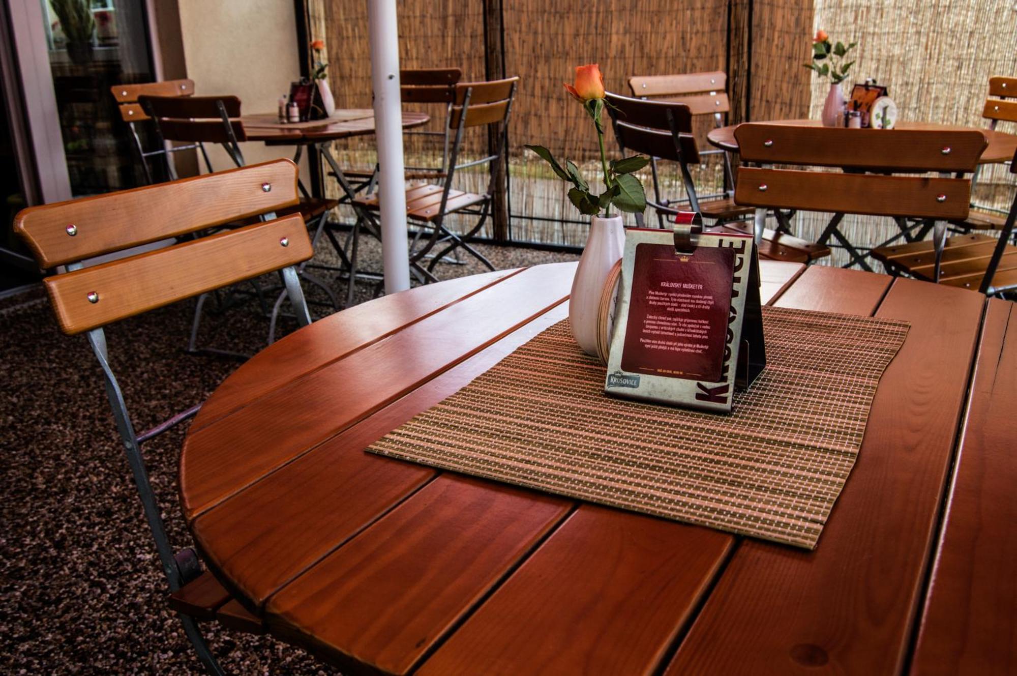 Restaurace A Penzion Garnet Olomouc Exteriér fotografie